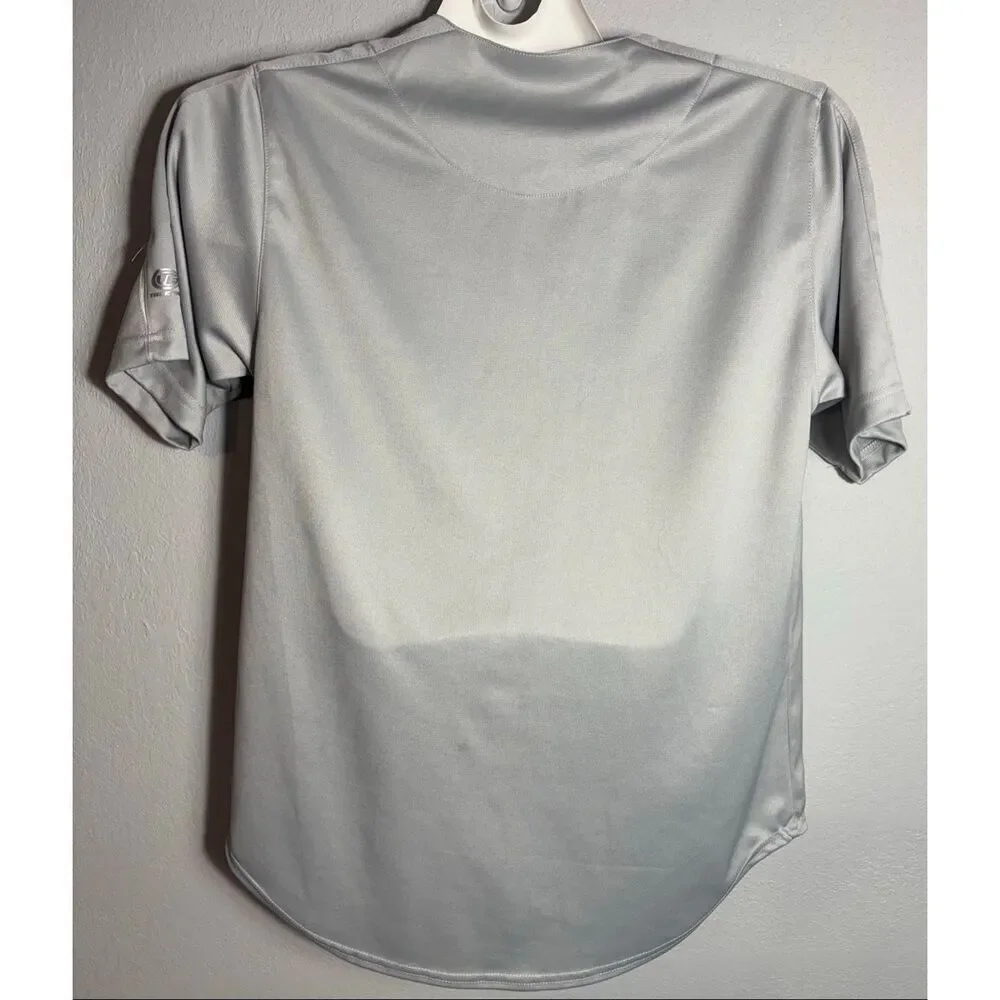 True Fan Minnesota Twins Jersey Adult Size Medium Gray MLB